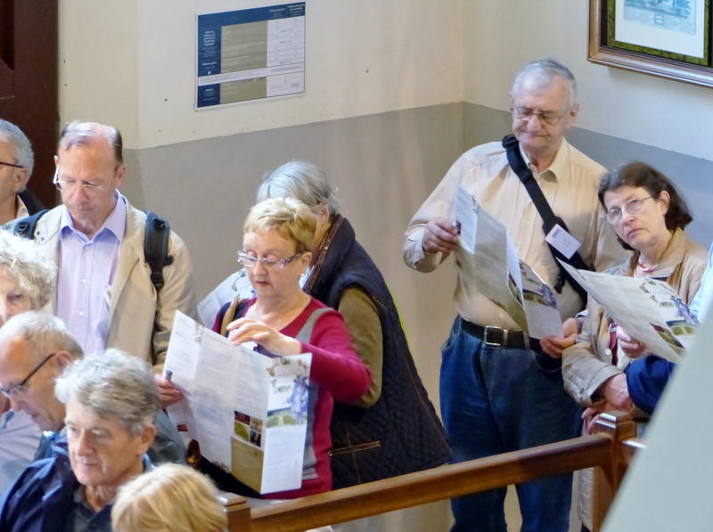 05_P1040679 (Clement).jpg - ... et étude des dossiers.